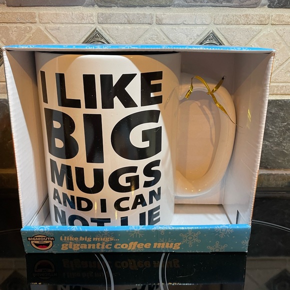 NWT Gigantic Coffee Mug holds half gallon I like big mugs and I cannot lie - Picture 1 of 4